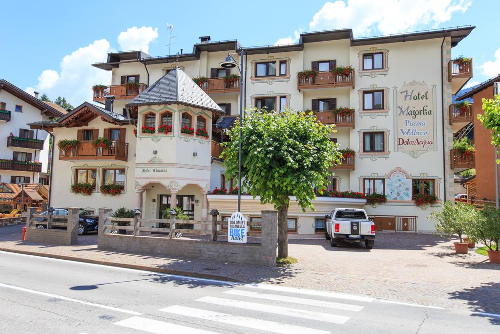 Das Hotel Majorka in Andalo in Südtirol